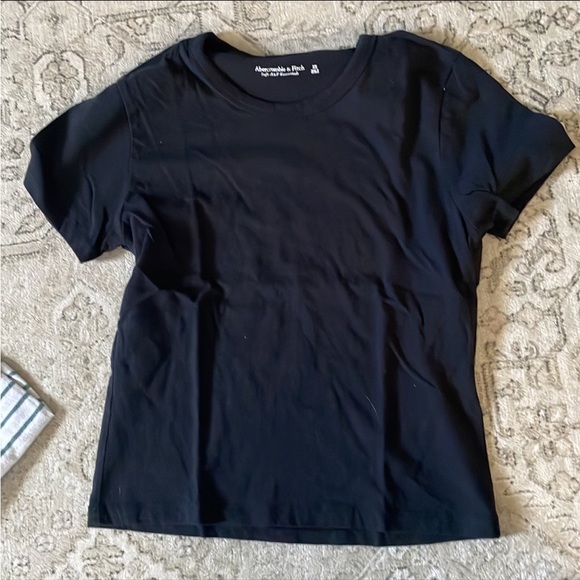 Abercrombie & Fitch cropped tee bundle - Picture 4 of 4